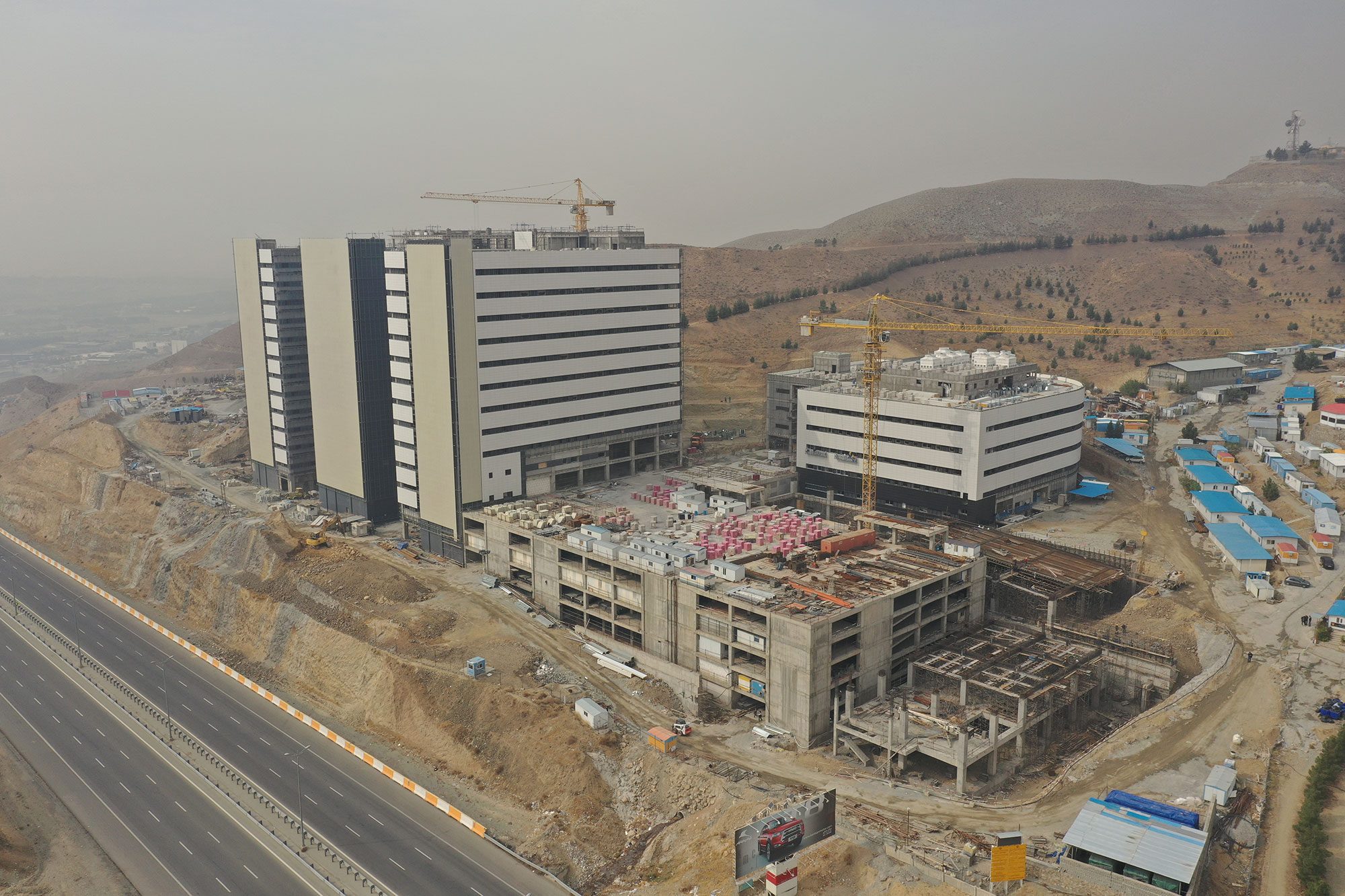 Design and Build of the Development of Dr. Shariati Hospital ARPIG